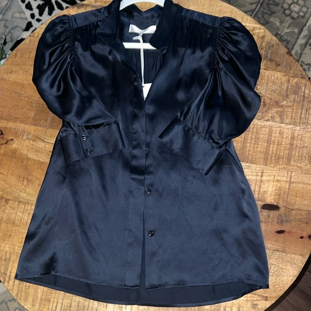Frame Denim Gillian Top - short sleeve silk navy - Picture 1 of 2